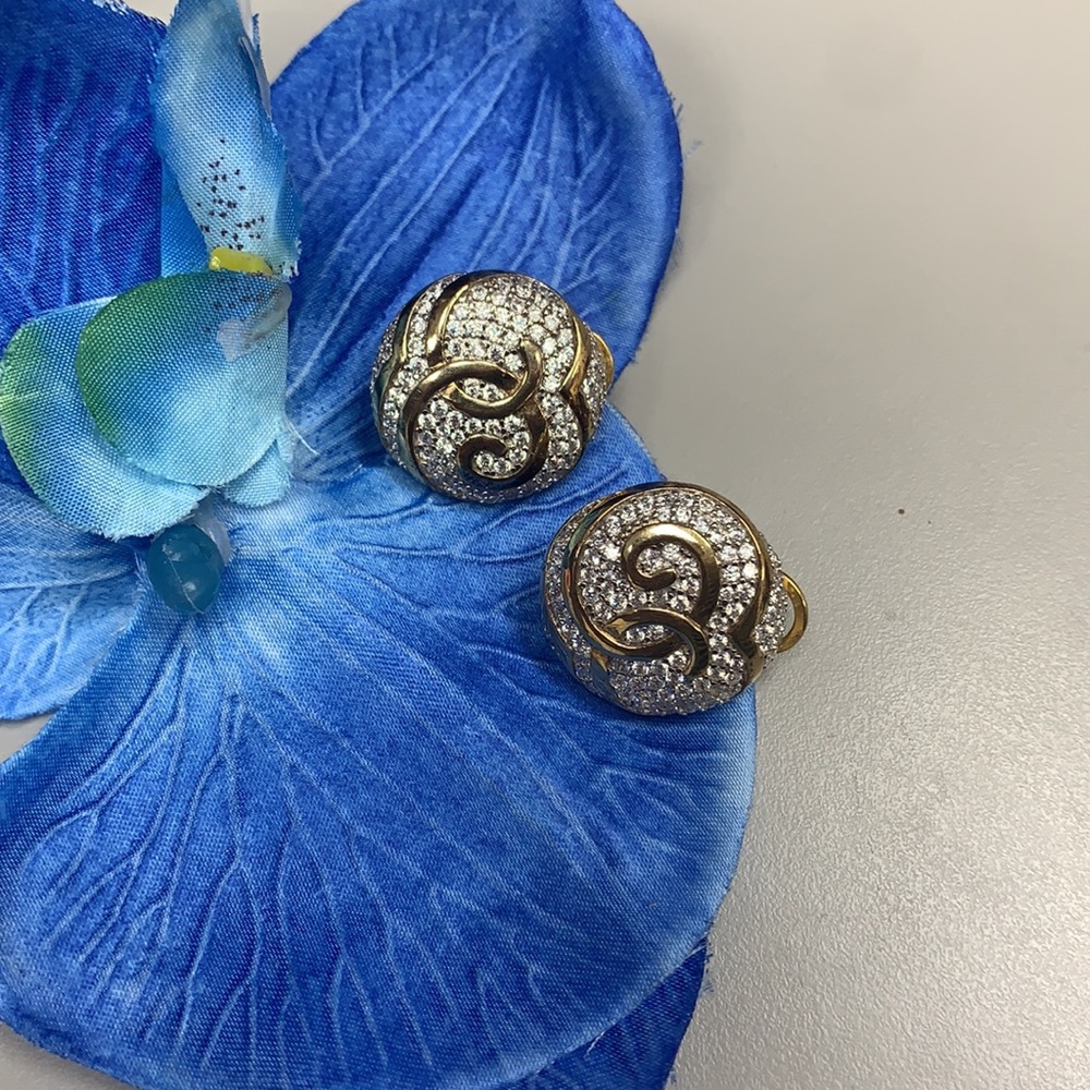 Beautiful earrings - Picture 2 of 4